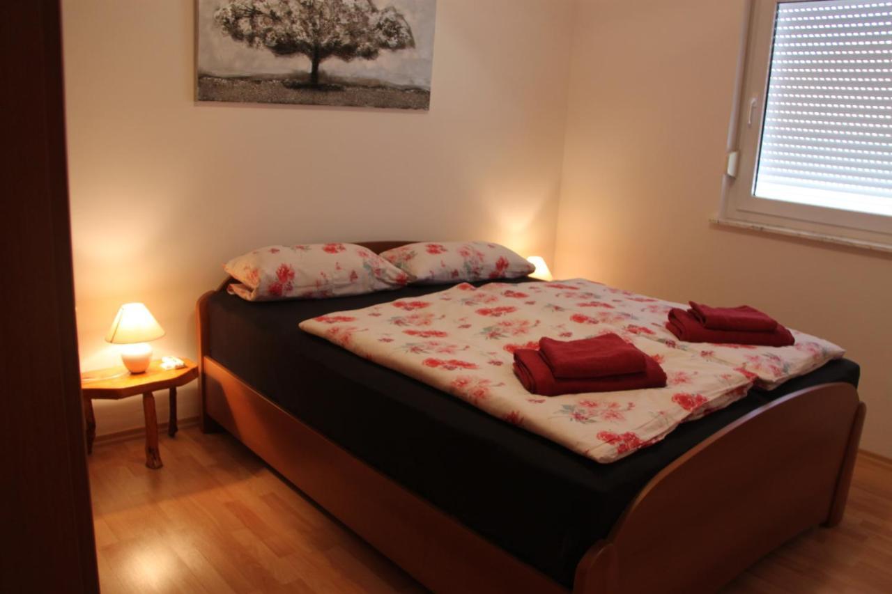 Gallery Apartman Nada Zaboric Exteriör bild